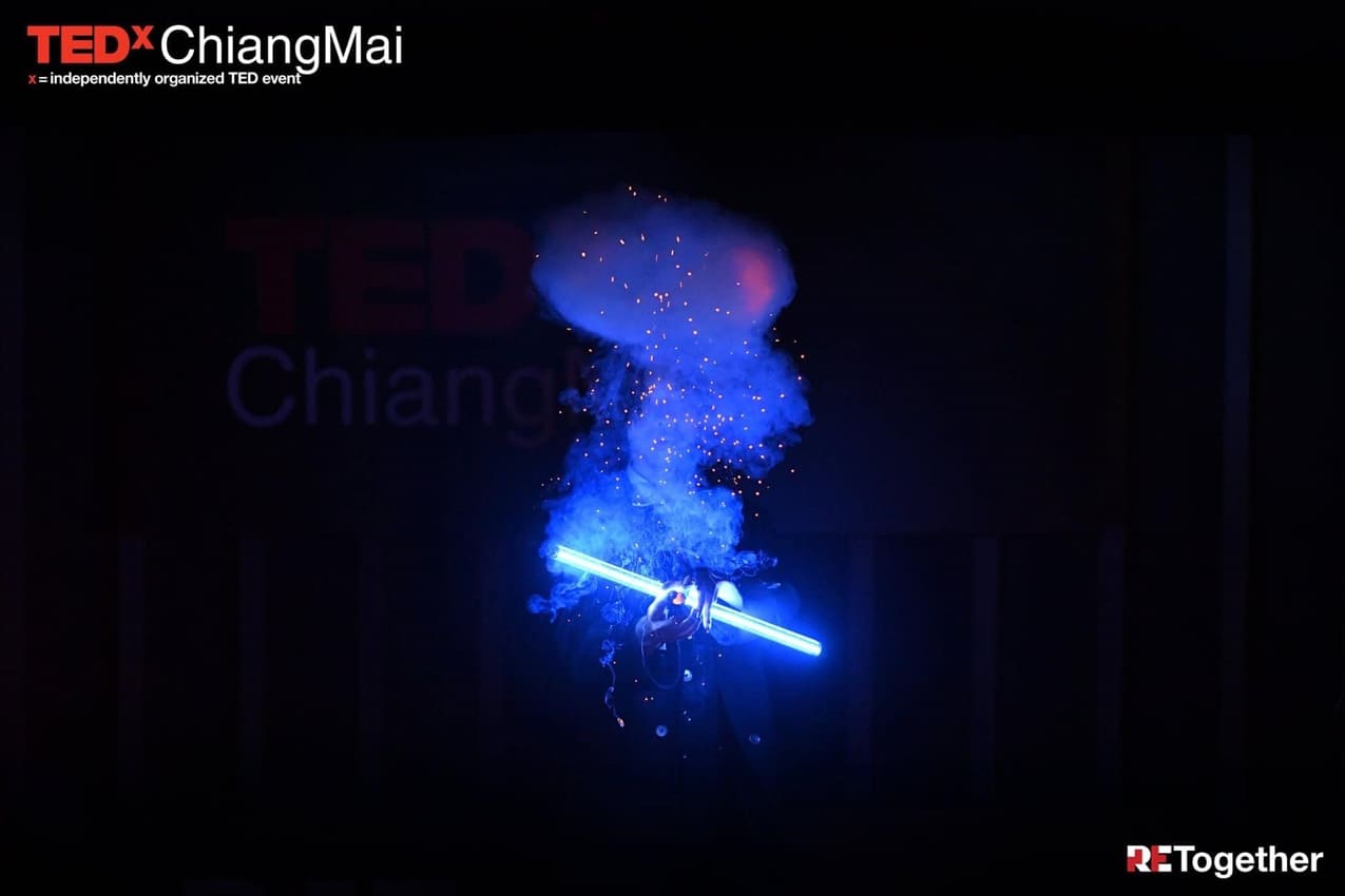 TED Talks TEDx ChiangMai - VK.Vich วิชยุตม์ คนึงโชติ Vichayut Kanungchoti Magic Performance มายากล