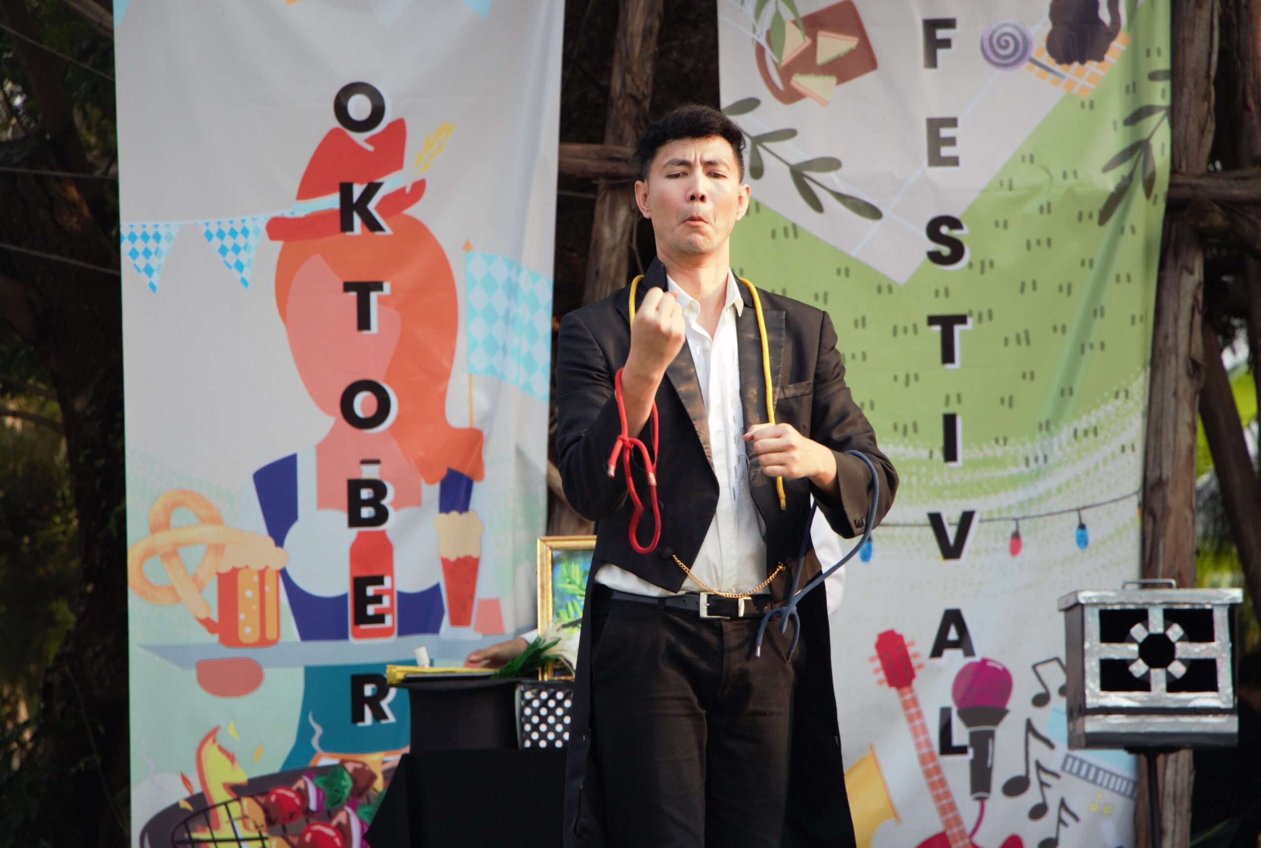 IMAGICA TH นนทบุรี Woodnote Natural Co-Playing Space VK.Vich Vichayut Kanungchoti วิชยุตม์ คนึงโชติ มายากล รับแสดงมายากล Magic Class รับสอนมายากล มายากลเวที การแสดง Stage Magic แสดงวันเด็ก วันปีใหม่