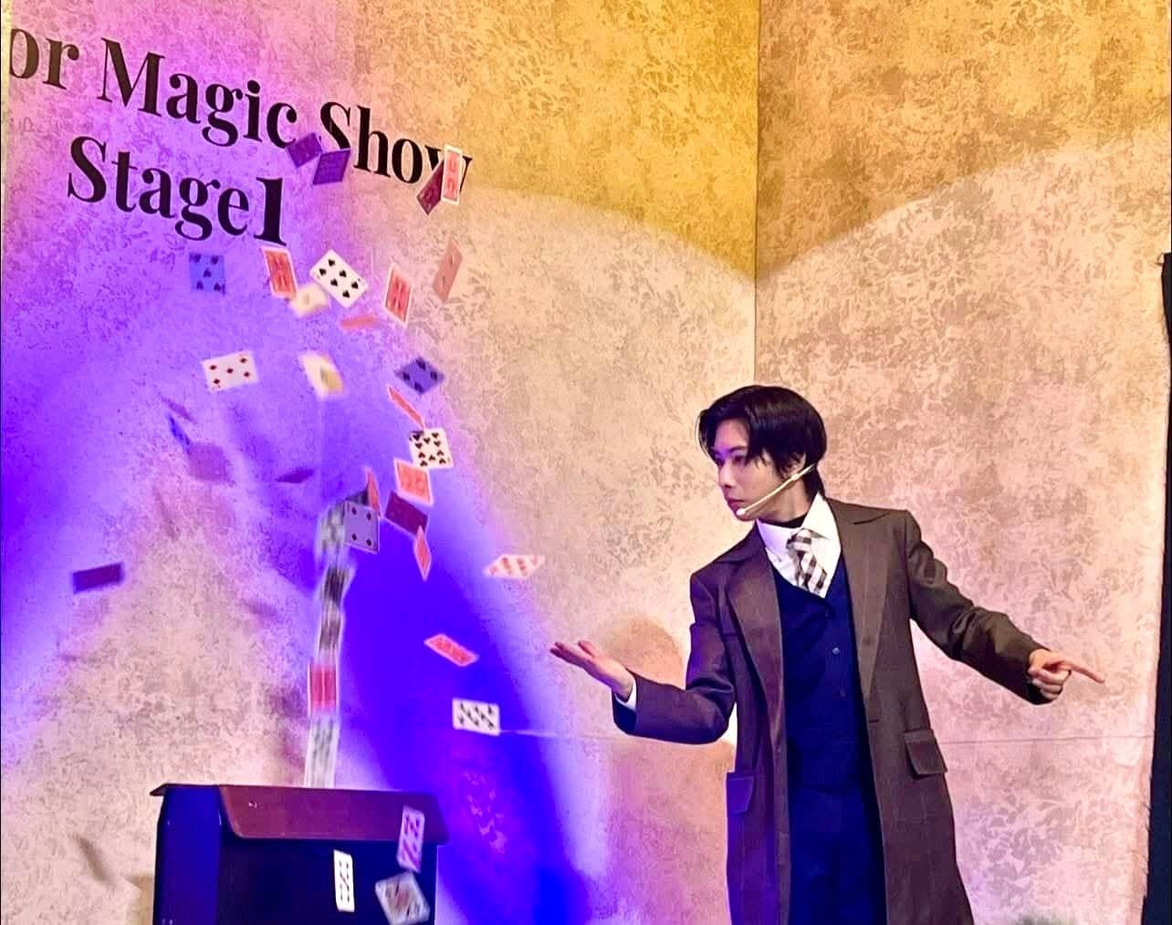 VK.Vich Vichayut Kanungchoti วิชยุตม์ คนึงโชติ มายากล รับแสดงมายากล Magic Class รับสอนมายากล มายากลเวที การแสดง Stage Magic แสดงวันเด็ก วันปีใหม่ Seacon Sqaure Magic Wishes ซีคอนสแควร์